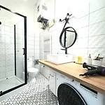 V1 Riverfront 2 Bdrm *