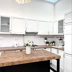 Апартаменты V1 Riverfront 2 Bdrm