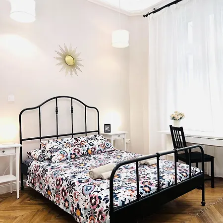 V1 Riverfront 2 Bdrm